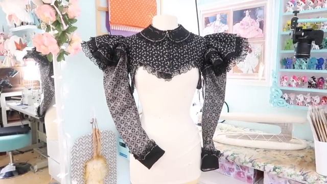 A Halloween House Gown, Big sleeves, Big Plans, and Lacy Blouses! | Weekly Sewing Vlog! смотреть онлайн
