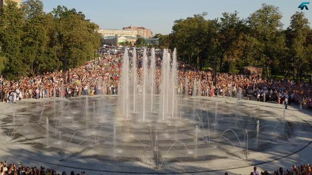 Новая изюминка города Харьков, пешеходный "сухой" фонтан. смотреть онлайн