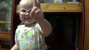 РЕБЕНОК РАССКАЗЫВАЕТ СТИХ ♥ Стих про Таню ♥ Ребенок 2 года 1 месяц