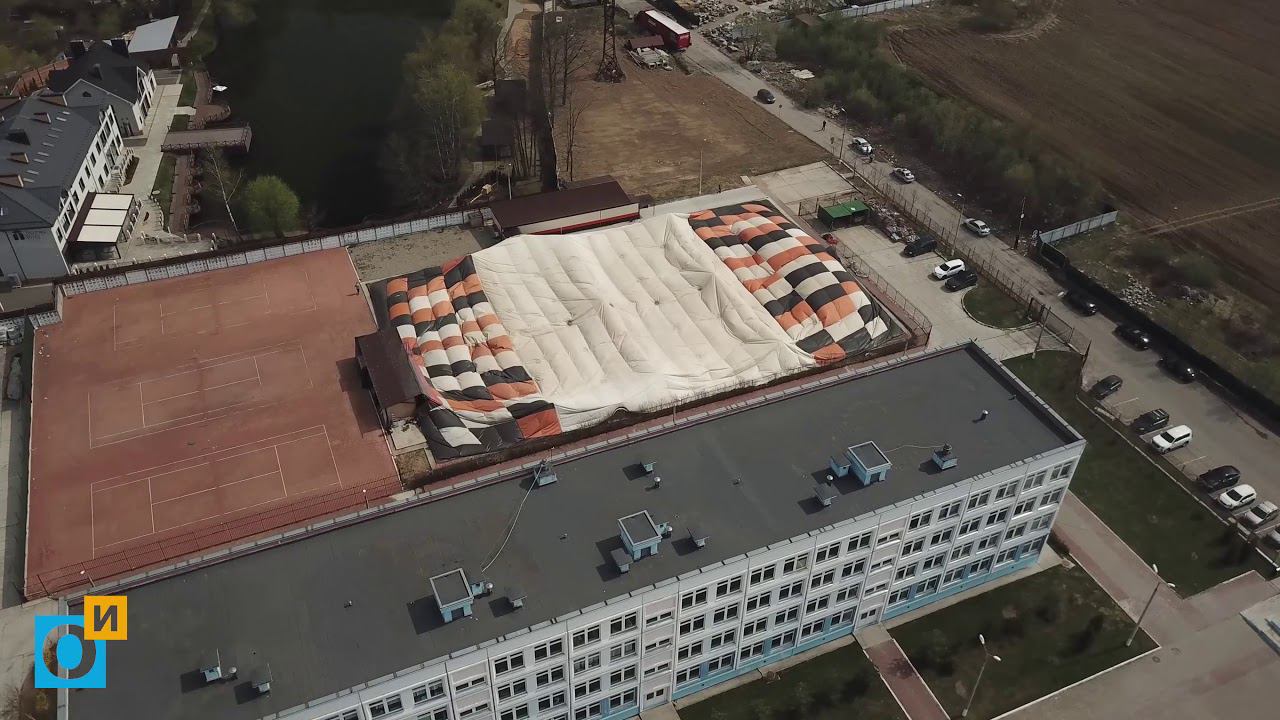 Полиция остановила работу незаконного теннисного центра на территории школы смотреть онлайн