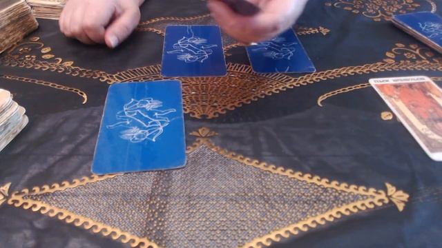 Онлайн гадание Что обо мне думает. Как получить более точный результат. Уголок гадалки смотреть онлайн