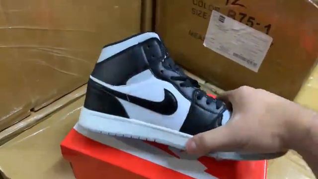 КРОССОВКИ NIKE AIR JORDAN 1 MID ЦВЕТ РАЗНОЦВЕТНЫЙ Артикул 29949 смотреть онлайн