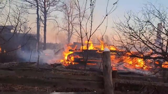Сильный пожар в деревне! Сгорело всё до тла! смотреть онлайн