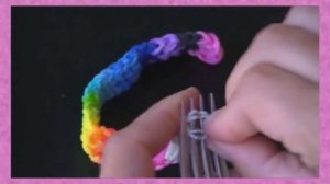 Браслет из резинок без станка Rainbow Loom на вилке