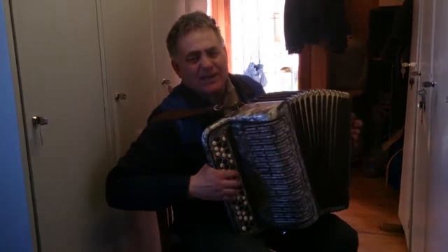 Юрий Чесноков на баяне - Русский парень смотреть онлайн