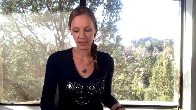 Top 5 Ways to Shuffle Tarot Cards! Works For Angel Cards & Oracle Cards Too! смотреть онлайн