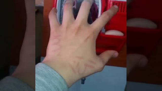 Знамение Аллаха.Надписи Корана на теле девушки из смотреть онлайн