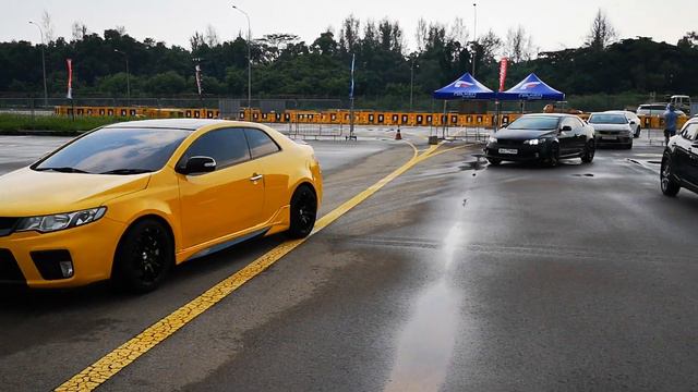 Outlander Club Singapore (Official) - Sgmotorfest(4) смотреть онлайн