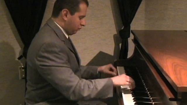 Vladimir Estrin: "Ochi Chyorniye" ("Dark Eyes") смотреть онлайн