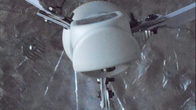 Спутниковая антенна своими руками. Часть 3 (крепеж конвертора) смотреть онлайн