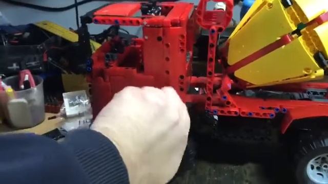 Машина-конструктор Double Eagle CaDa Technic 2в1 бетономешалка C51014W смотреть онлайн