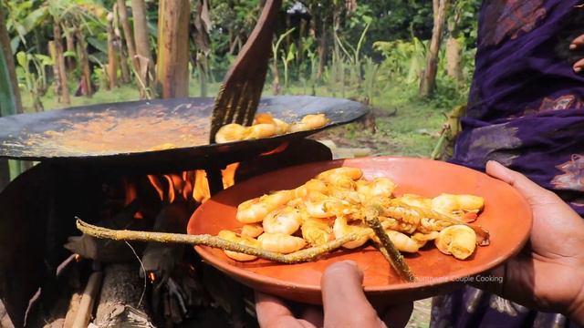 how to cook giant taro plant I Cooking Giant Taro Leaves with River Prawn Recipe I Arum plant смотреть онлайн