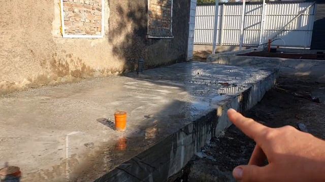 Наконец-то залили бетоном цоколь и черновой пол. смотреть онлайн