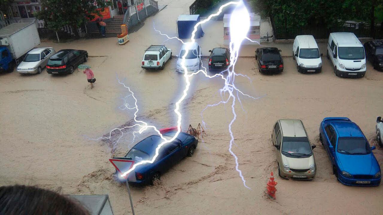 Наводнение в Новороссийске второй день 04 06 2016 затопило город сильные ливни гроза потоп смотреть онлайн