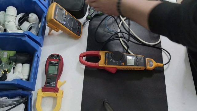 Como usar la pinza amperimetrica principiantes #electricians #electricista смотреть онлайн