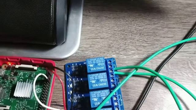 Connecting AC load to relay and operating it via python code on raspberry pi смотреть онлайн