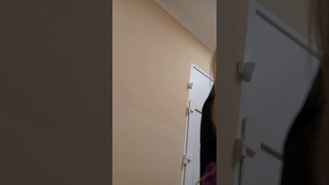 Наш юный блогер. Сама снимает видео. смотреть онлайн