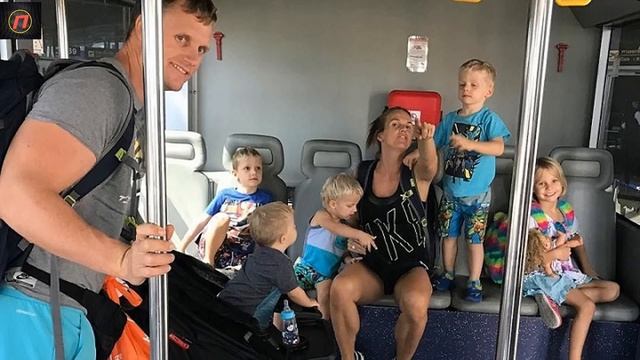 ОНА стеснялась своего тела, пока не подслушала разговор мужа с друзьями! смотреть онлайн