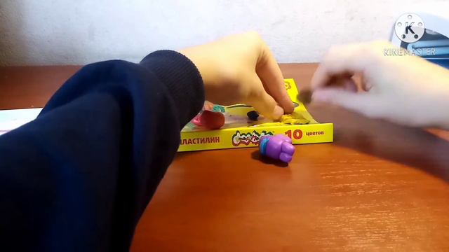 Леплю скин из амонг ас из пластилина смотреть онлайн