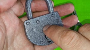 [ 121 ] ИМПРОВИЗИРОВАННАЯ ОТМЫЧКА ИЗ ВИЛКИ, КАК ВСКРЫТЬ ЗА 35-секунд АМБАРНЫЙ СУВАЛЬДНЫЙ ЗАМОК