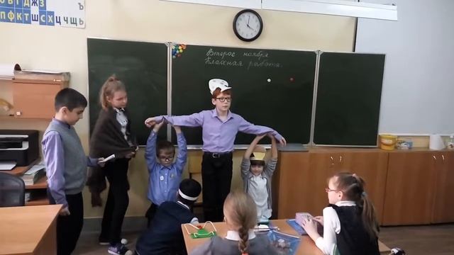 Инсценировка басни "Свинья под дубом" смотреть онлайн