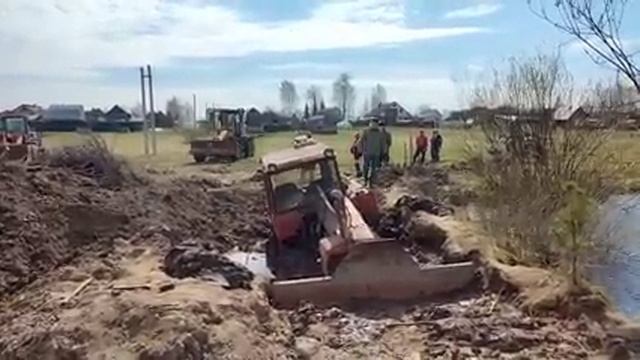 ДТ-75 против бобров: РАЗВЯЗКА / Двойная помощь / Бульдозер обречён??? смотреть онлайн