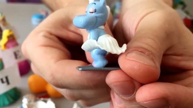 Видео для детей про Принцесс и шоколадные яйца. Дни недели. ЧЕТВЕРГ. Змейка Копейка смотреть онлайн