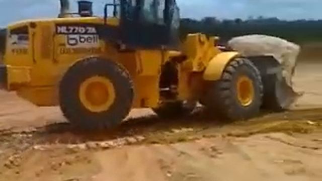 Wheel Loader Hyundai 770 7A(1) смотреть онлайн