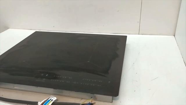 Варочная панель индукционная ELECTROLUX IPES6451KF черный смотреть онлайн
