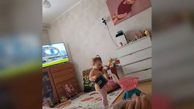 Мария Ивановна представляет видео из маминого телефона, ч.4 смотреть онлайн