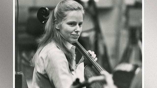Elgar Cello Concerto in E Minor Op 85 Jacqueline du Pre смотреть онлайн