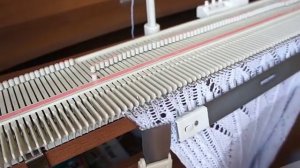 Кардиган с карманами.Вяжем на однофонтурной машинке.