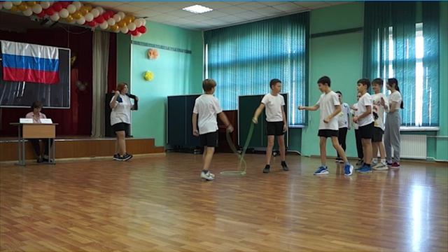 Соревнования по спортивной скакалке "Восьмёрочка".mp4 смотреть онлайн