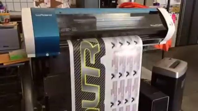 Time lapse of Roland BN-20 printing carbon fiber race graphic смотреть онлайн