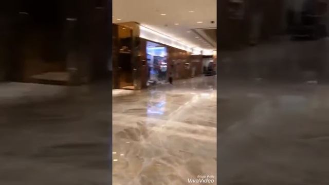 Trump Tower Tour - New York City смотреть онлайн