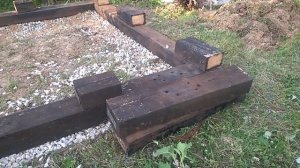 фундамент из железнодорожных шпал