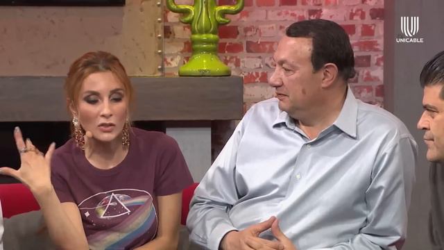 ¡Candela Márquez le planta tremendo beso a Raúl Araiza! 🔥 | Miembros al Aire смотреть онлайн