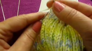 Манишка для ребенка спицами на пуговках