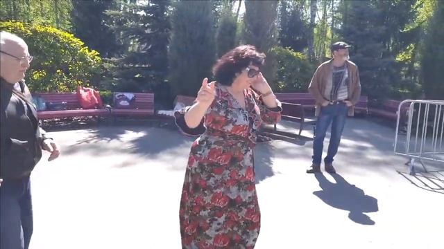 УКРАИНА ТАНЦЫ ХАРЬКОВ МАЙ 2023!!!ТЫ ОЧЕНЬ КРАСИВА В ЭТОМ ПЛАТЬЕ!!! смотреть онлайн