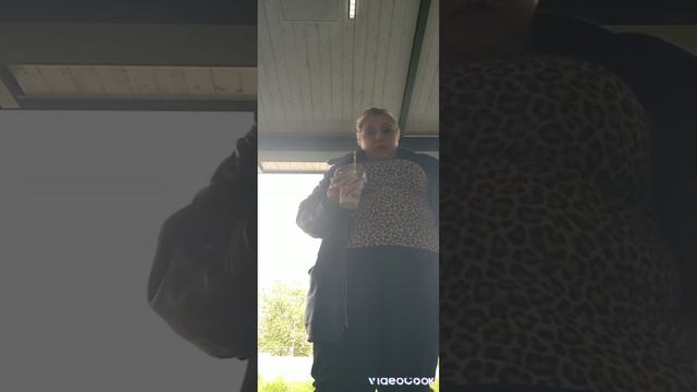 Пью хОлодНый кОфе из бУлочНого мАгазина "Анкер" смотреть онлайн