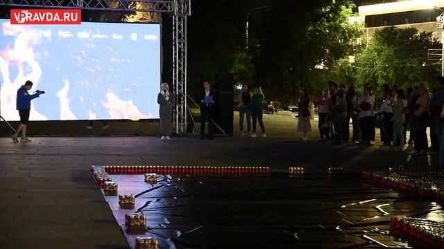 В НОЧЬ НА 22 ИЮНЯ У ПОДНОЖИЯ МАМАЕВА КУРГАНА ВОЛОНТЕРЫ ВЫЛОЖИЛИ ИЗ СВЕЧЕЙ ОГНЕННУЮ КАРТИНУ смотреть онлайн