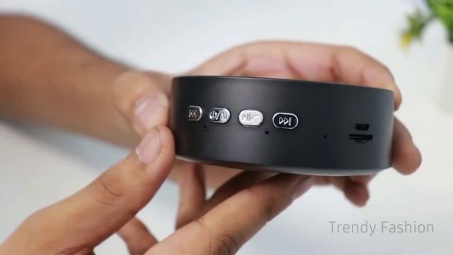 Clavier pluto portable Bluetooth speaker || 10W Bluetooth speaker || Play with 12 Hours Playtime смотреть онлайн