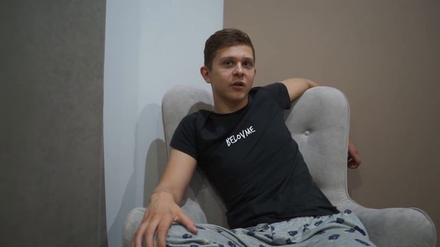 ИДА ГАЛИЧ VS ИЛЬЯ БЕЛОВ КТО УМНЕЕ | ШКОЛЬНИКИ ОТДЫХАЮТ! смотреть онлайн