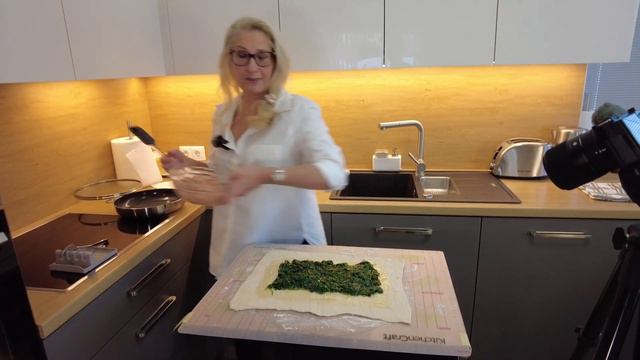 Приготовила пирог, теперь муж всё время просит I Пирог с красной рыбой и шпинатом I Удивить гостей смотреть онлайн