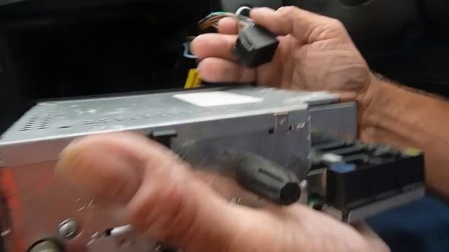 How to fit a car stereo. смотреть онлайн