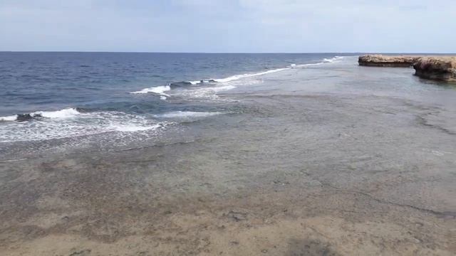 Истинное Красное море дикой безлюдной части юга Египта. Африка, песок, берег, море! смотреть онлайн
