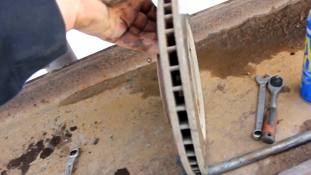 КАК ПОМЕНЯТЬ ТОРМОЗНЫЕ КОЛОДКИ И ДИСКИ ПРАКТИЧЕСКИ НА ЛЮБОМ АВТО? смотреть онлайн
