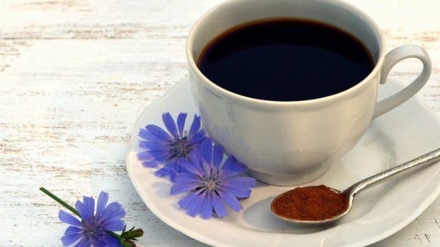 ГОРЯЧИЙ НАПИТОК ЦИКОРИЙ 🔵 УДИВИТЕЛЬНАЯ ПОЛЬЗА ЦИКОРИЯ смотреть онлайн