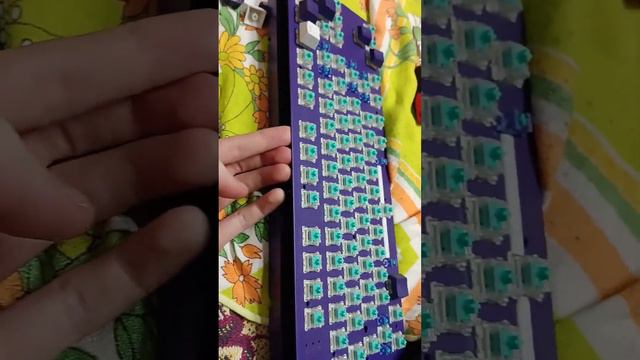 как открыть механическую клавиатуру red square keyrox tkl purple Haze смотреть онлайн