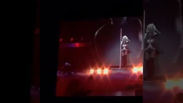 Бритни лоханулась с фанерой (Britney Playback fail) смотреть онлайн